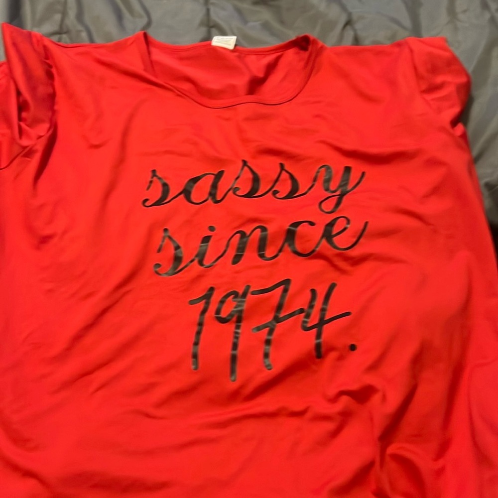 Shows XXL but it fits like a medium maybe a large.  I tried it on only once.
